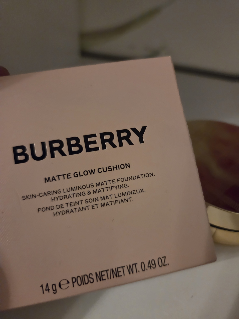 Burberry Matte Glow Cushion Foundation - Gold - Picture 3 of 8